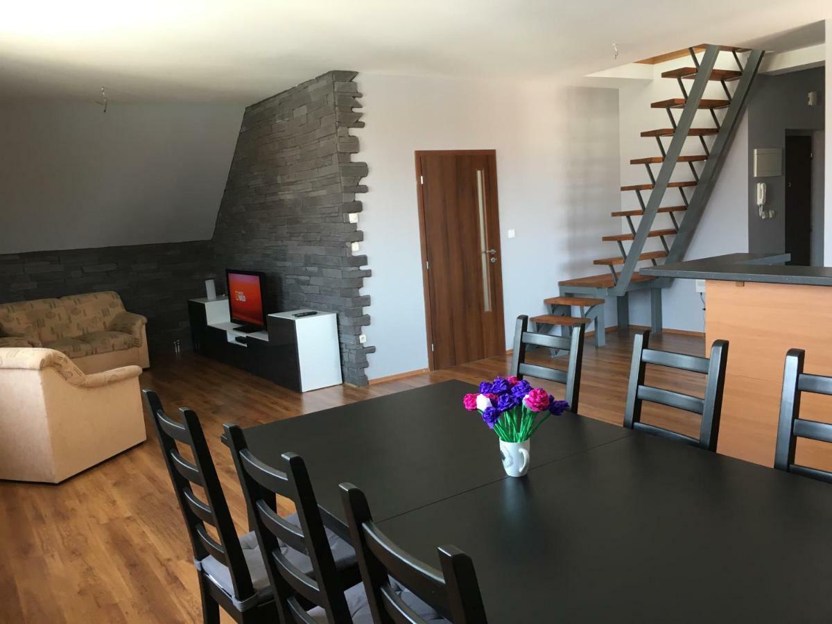 Spacious Apartment In Town Centre Nové Zámky 외부 사진